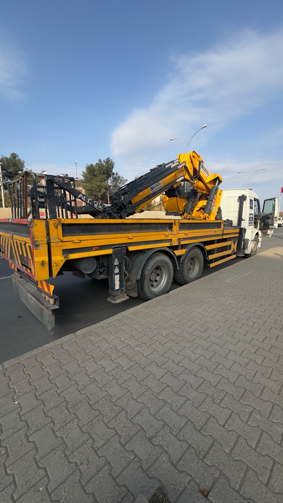 2012 model 25 tonluk tek kırma kondu mobil vinç görseli