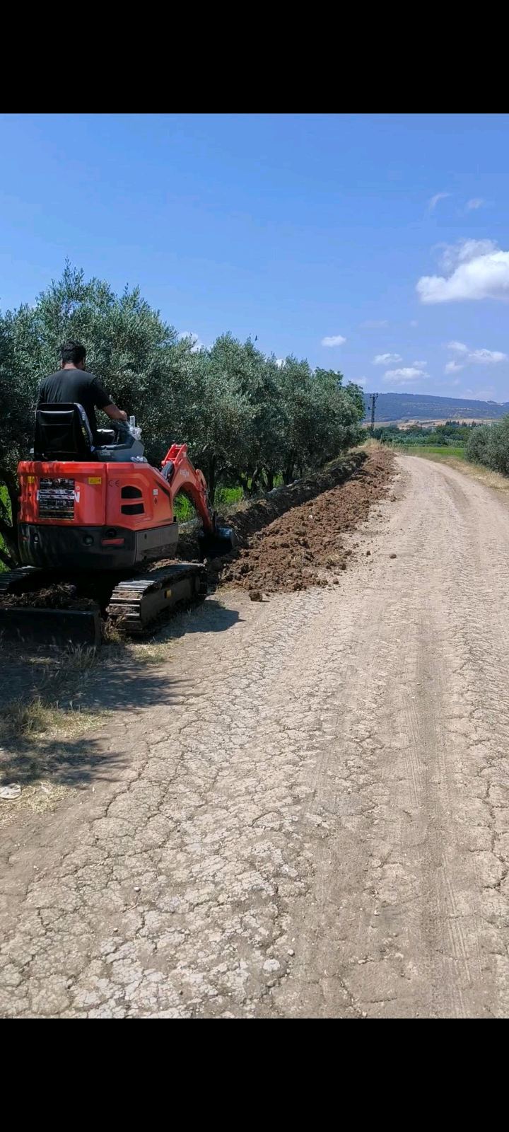 2 Ton Everun Mini Ekskavatör – Operatörlü Kiralık | Kırıcı + 3 Kova görseli