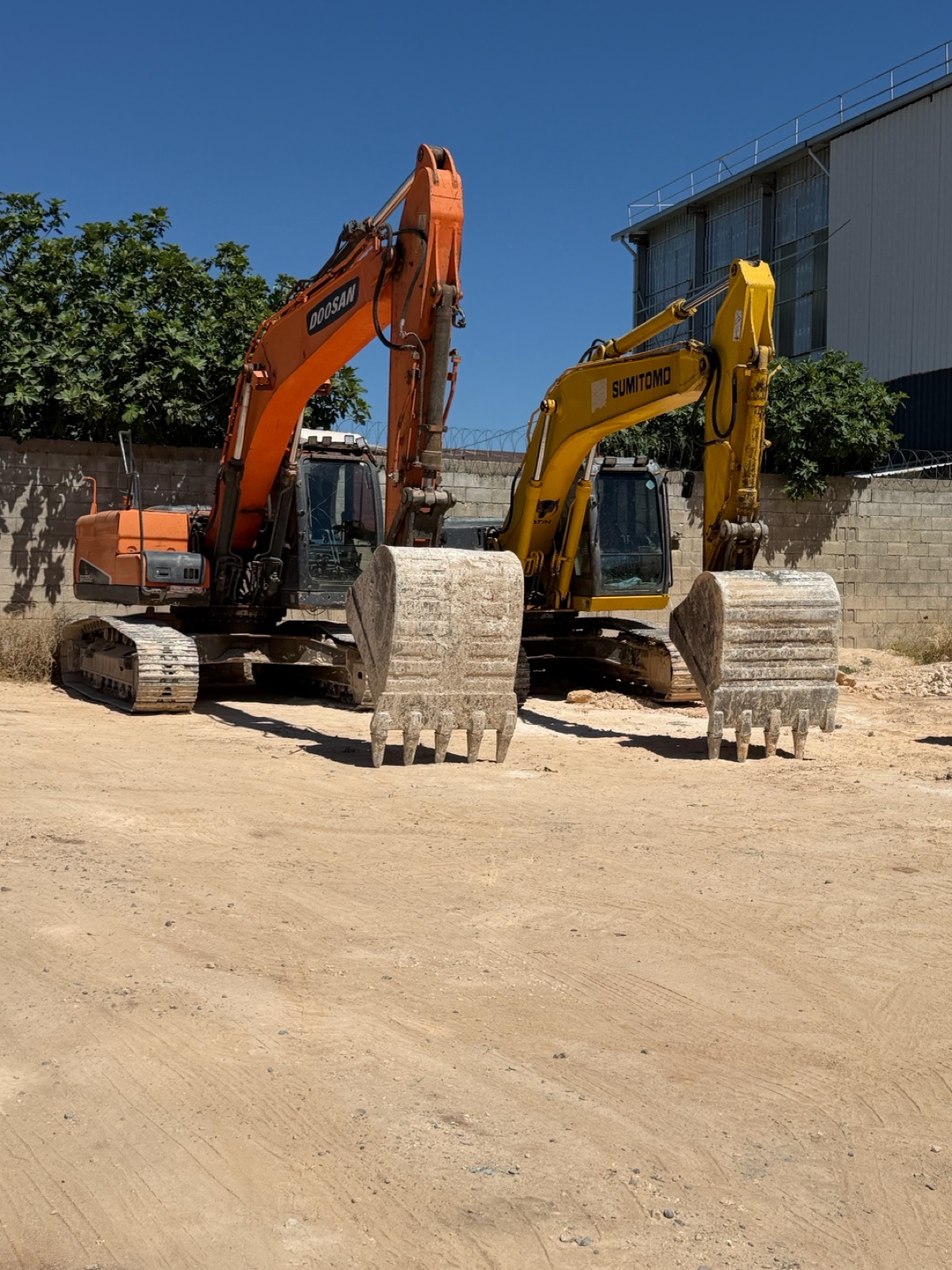 22 tonluk kırıcılı makinelerim boştadır görseli