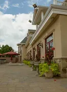 The Inn at New Hyde Park image 3
