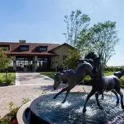Houston Oaks Country Club & Family Sports Retreat image 3