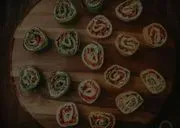 A La Carte Catering & Cakes logo