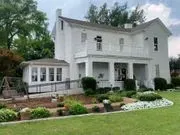 The Historic Lowry House image 2