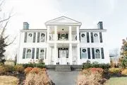 Magnolia Manor logo