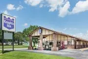 Knights Inn Chanute logo