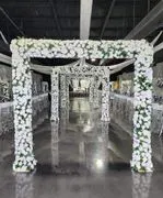 Posh Affairs image 3