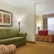 Country Inns & Suites logo