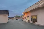 Knights Inn Pine Brook image 3
