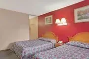 Knights Inn Pine Brook image 4
