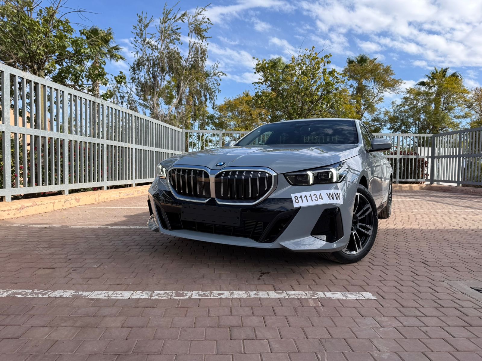 BMW i5