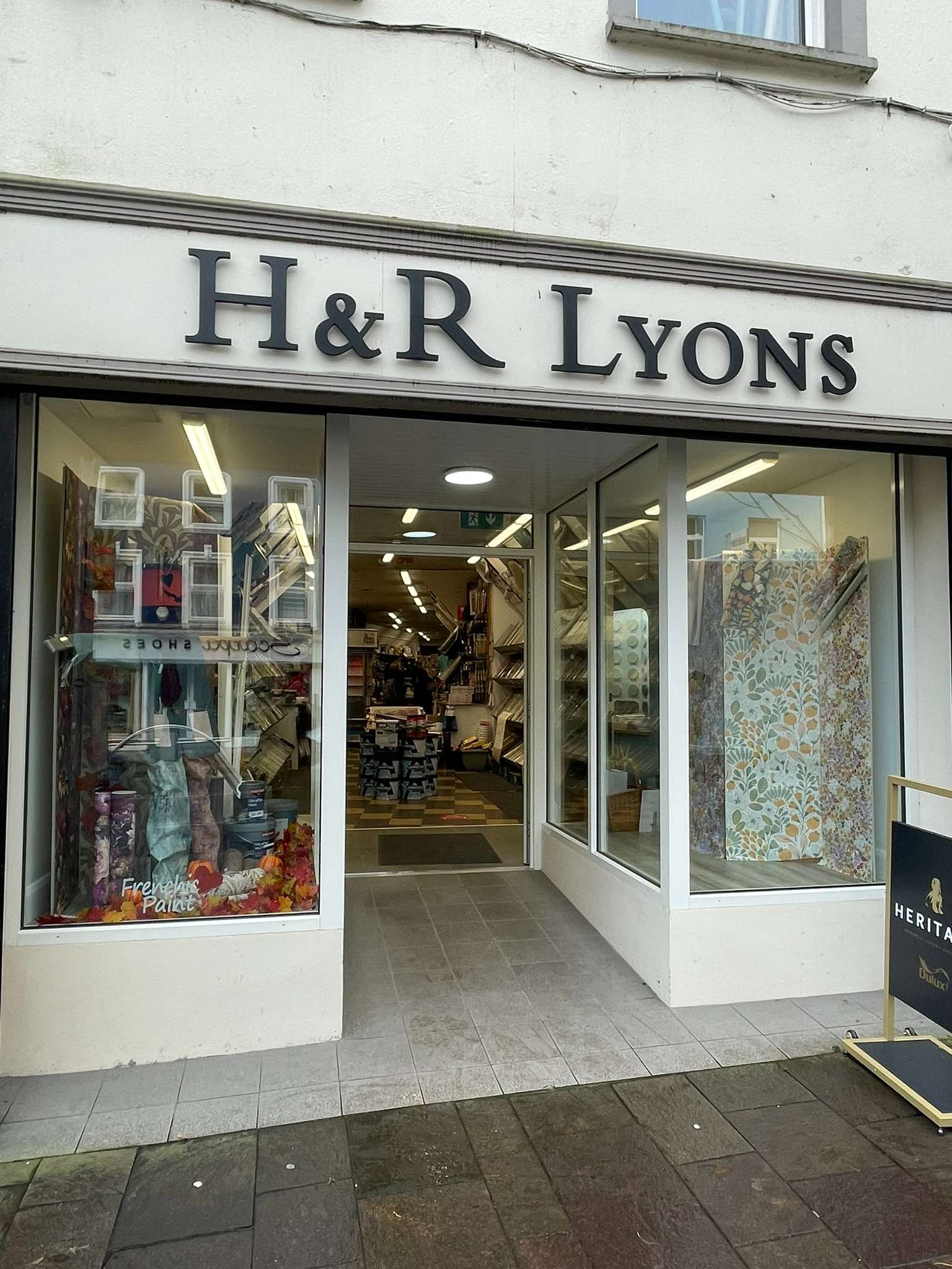 H & R Lyons Ltd