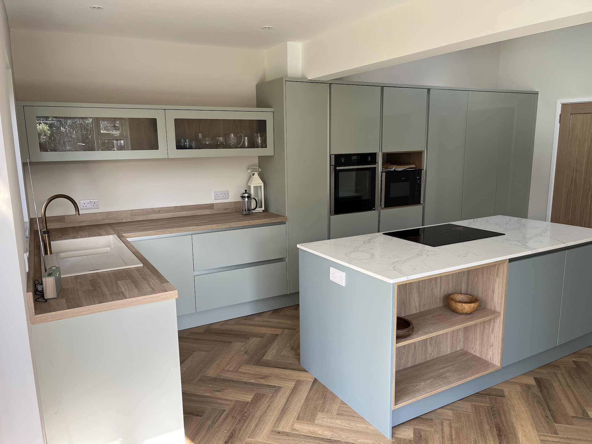 Retrofit Kitchens, Bedrooms & Bathrooms