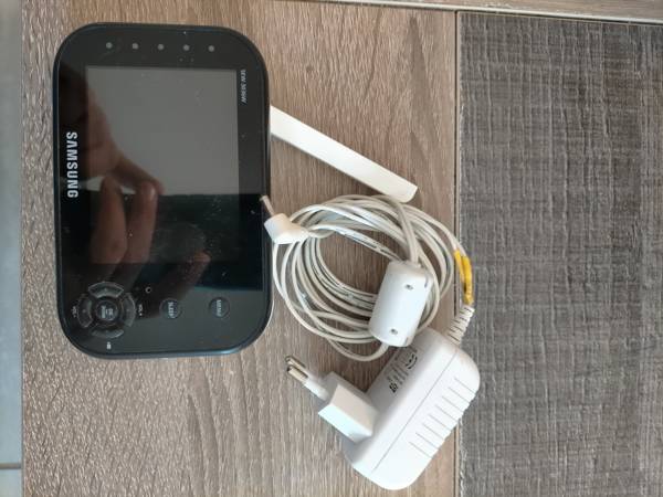 Caméra Samsung pour surveillance bébé en bon état  – Vide maison de cris · Saint-Père-sur-Loire