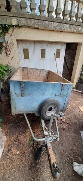 Vide maison à Gouzangrez  – House Clearance · Commeny