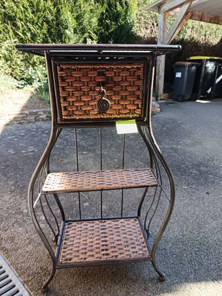 Desserte en rotin – Vide maison. Meuble/jardin/vaisselle/décoration  · Goven