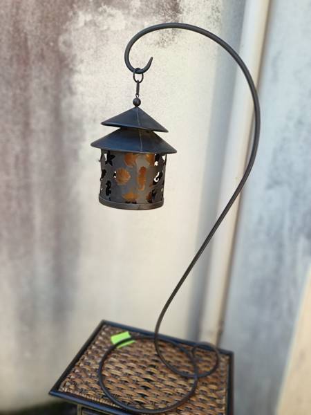 Porte bougie métal sur pied. 60 cm environ 