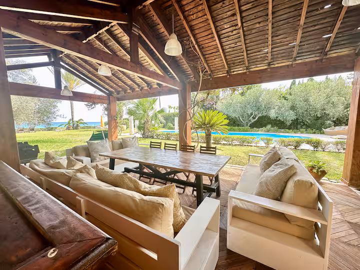 La Riviera Prestige Beachfront Escape/Pool & Beach - photos - Galerie 3