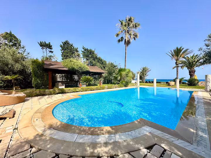 La Riviera Prestige Beachfront Escape/Pool & Beach - photos - Galerie 2