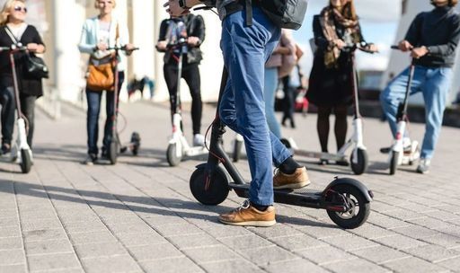 На самокате по велодорожке meeting main image