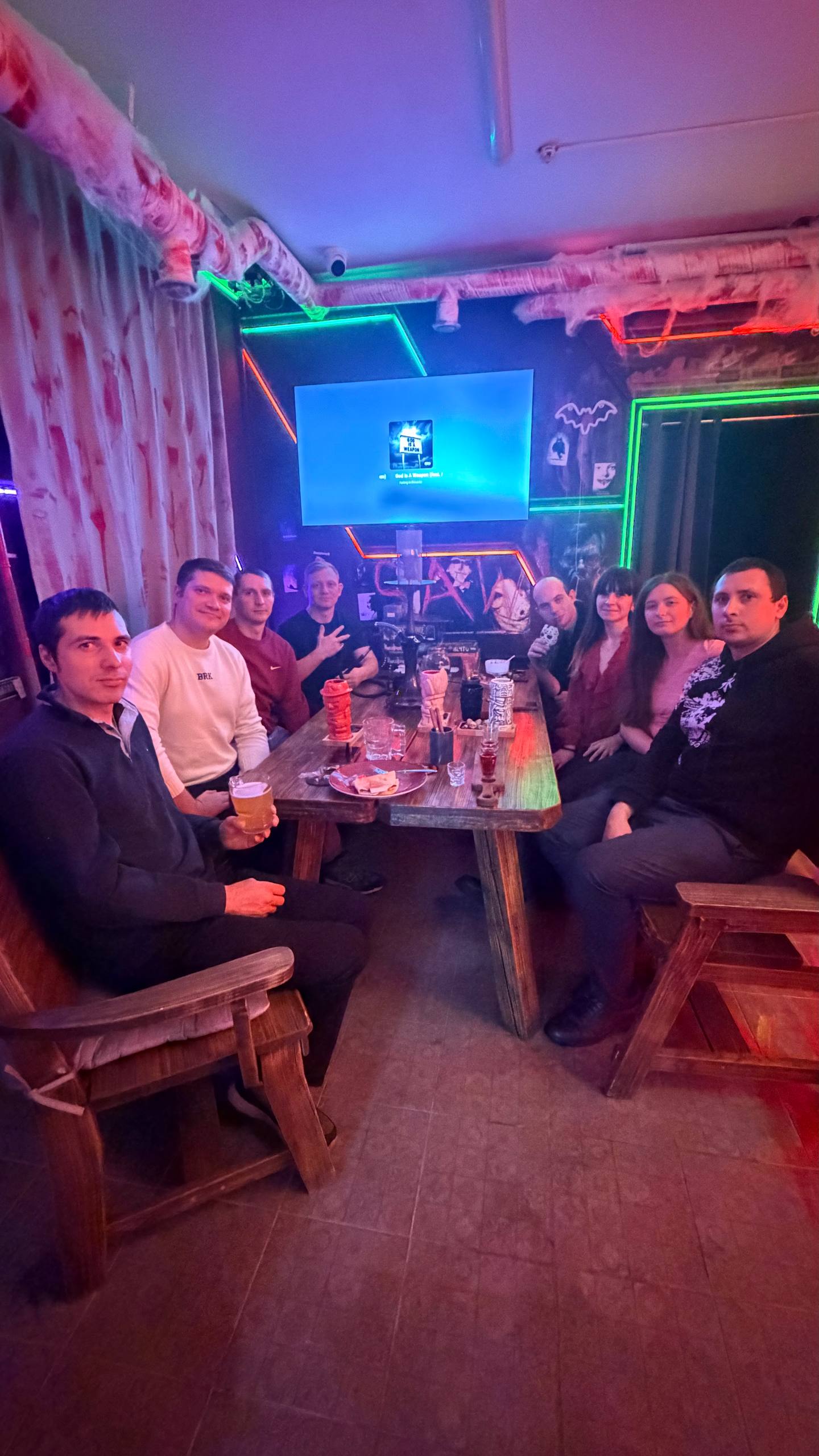 Общаться, гулять, новые знакомства  meeting main image