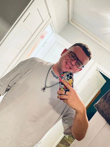 User Андрей  avatar