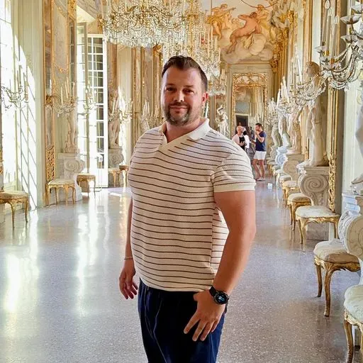 User Iulian  IC avatar