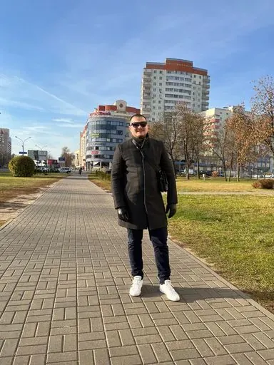 User Евгений  avatar