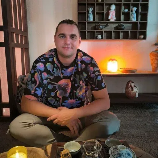 User Артём Петрусенко avatar