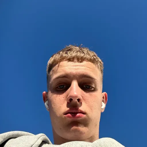 User Влад Лотишко avatar