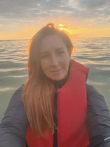 User Юлия  avatar