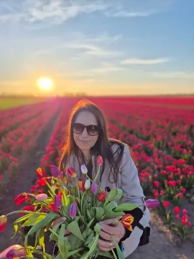 User Лариса   avatar