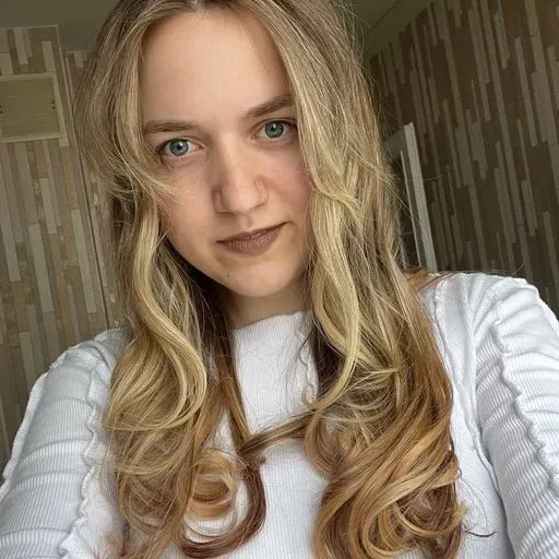 User Милана  avatar