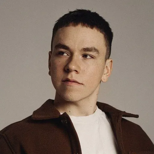 User Даниил  avatar
