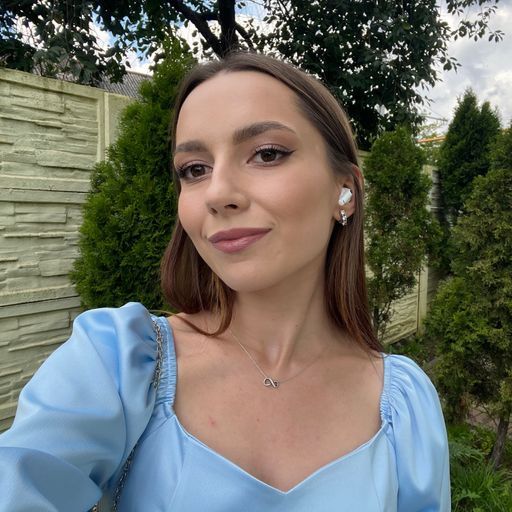 User Валя  avatar