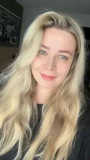 User Анна  avatar