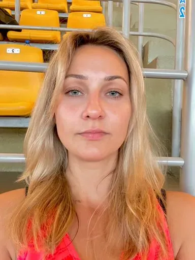 User Надежда  avatar