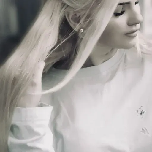 User Илона  avatar