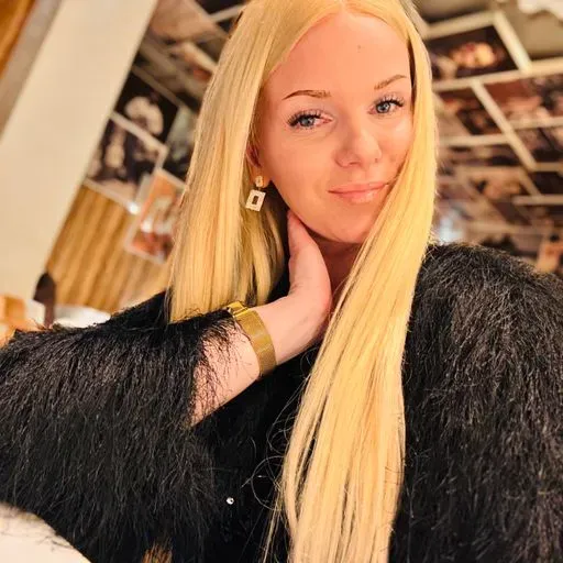 User Илона  avatar