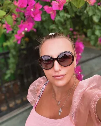 User Алена  avatar