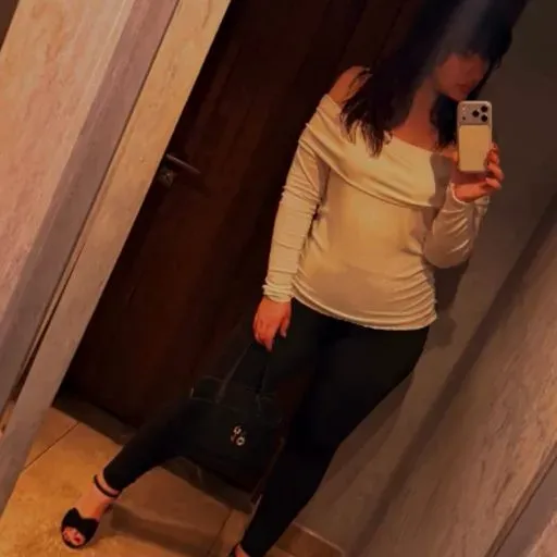 User Юлия  avatar