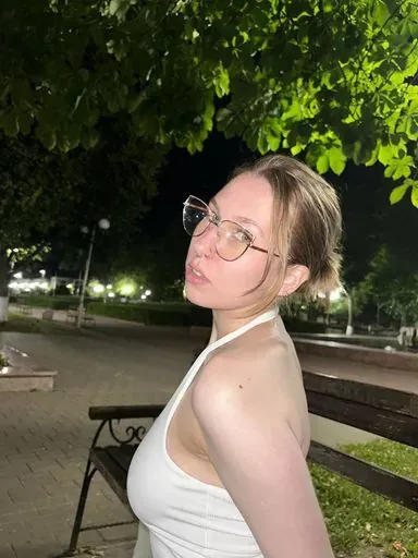 User Анна  avatar