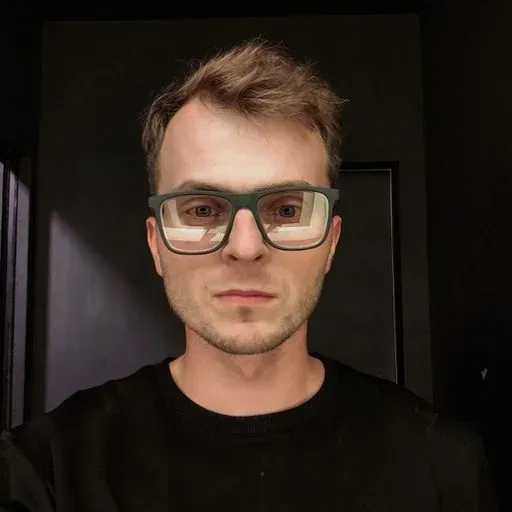 User Павел  Шакуро avatar