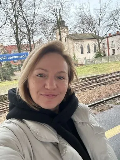 User Елена  avatar