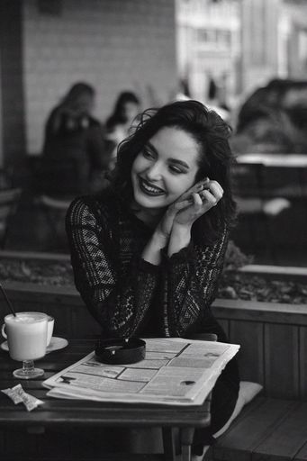 Фотосессия в стиле интервью meeting main image