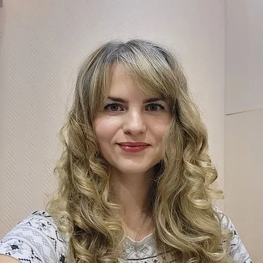 User Марина  avatar