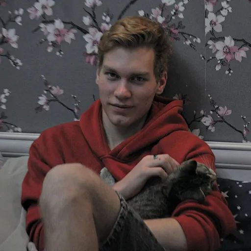 User Макс Помфилов avatar