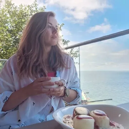 User Александра   avatar