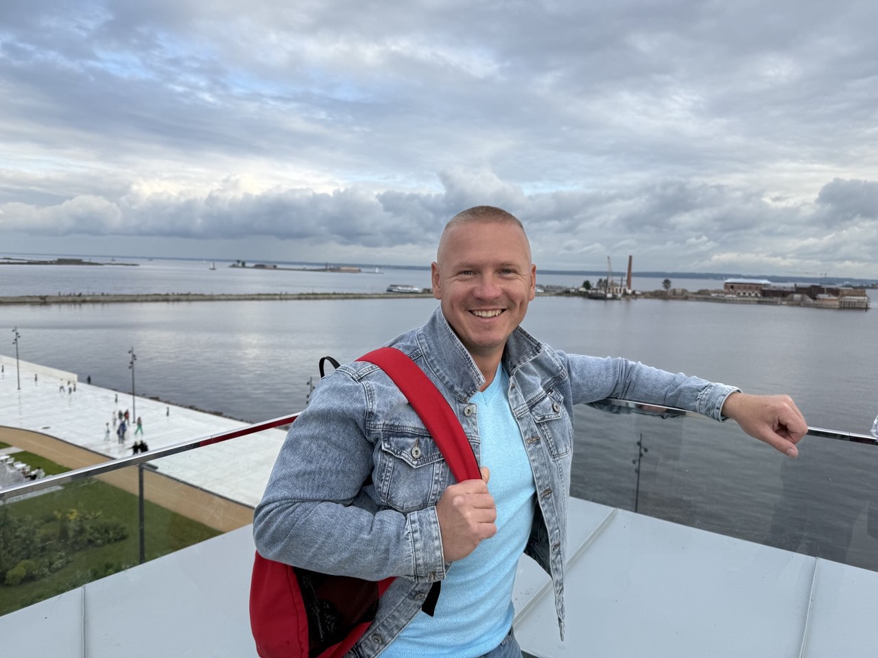 User Александр 😊 avatar