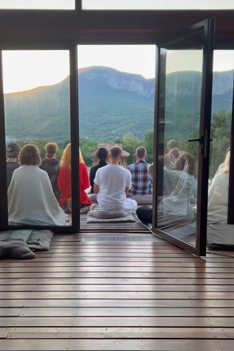 Медитация, дыхательные практики, осознанность meeting main image