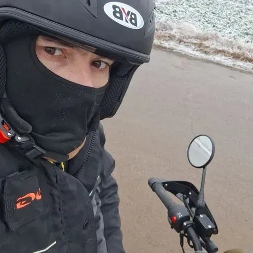 User Олег Ветер avatar